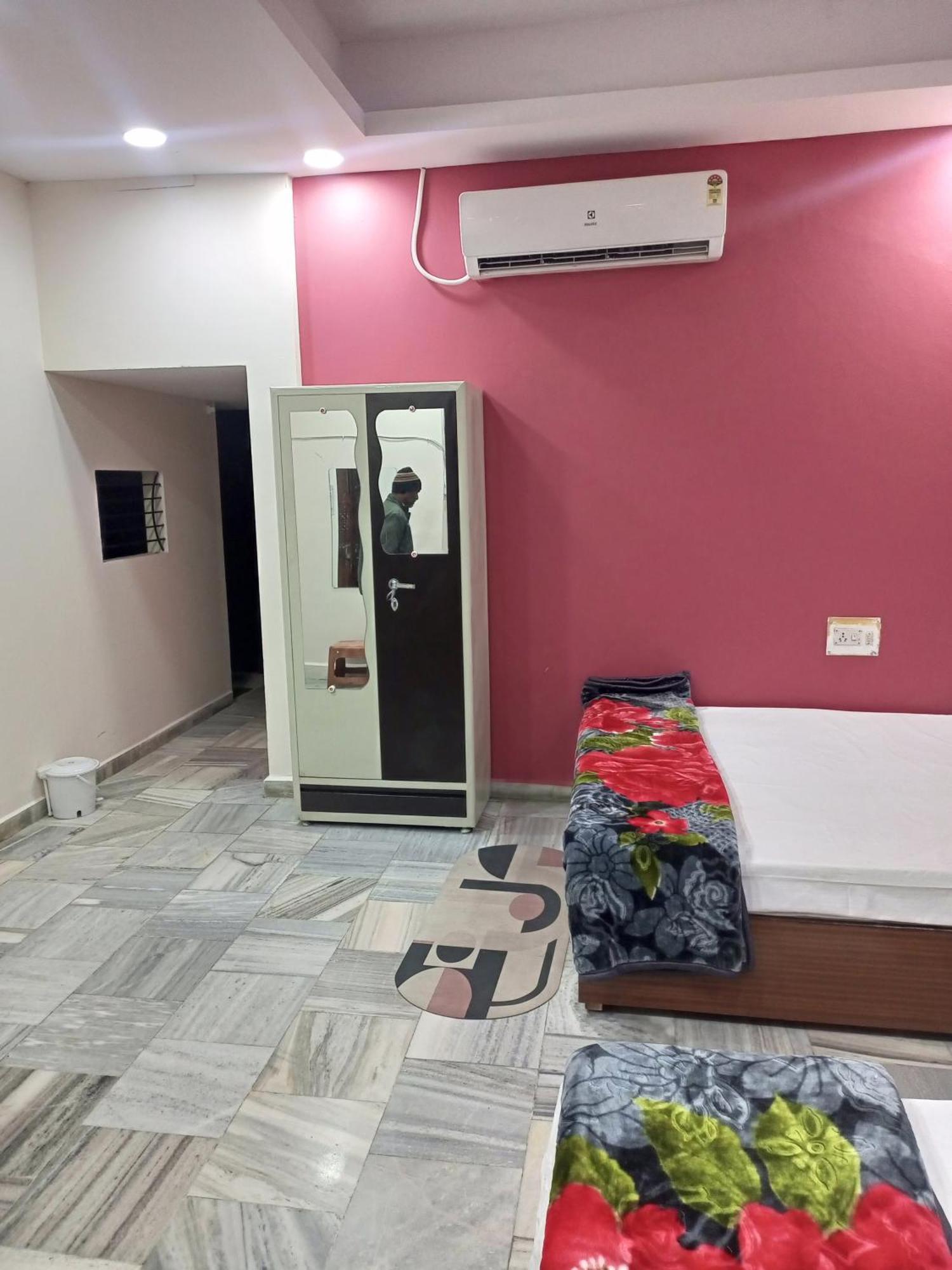 Bed and Breakfast Aashirwad Residency Ujjain Exterior foto